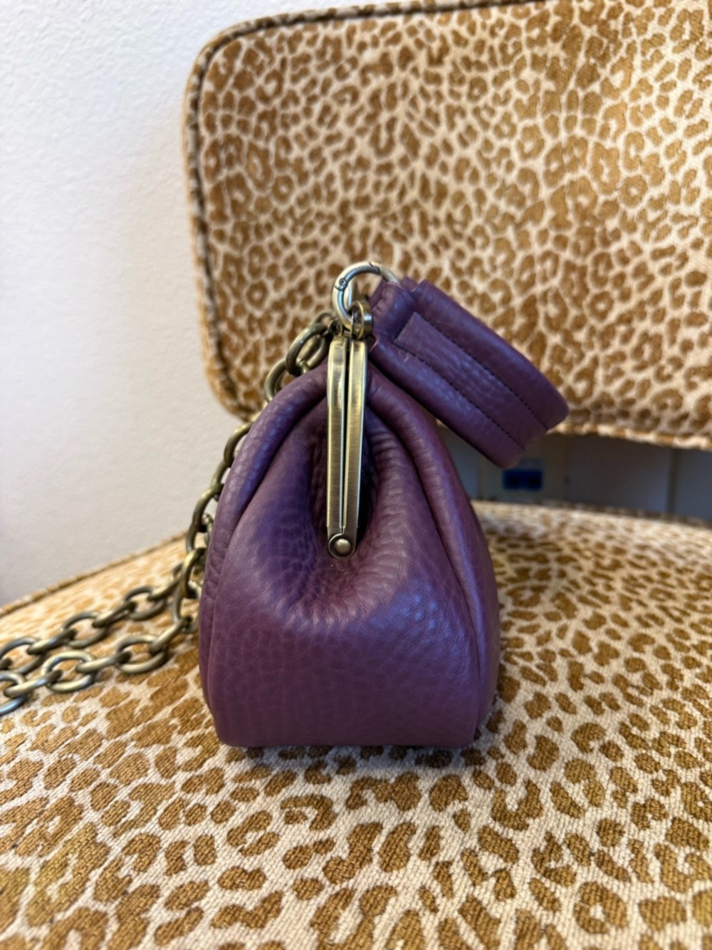 HANDMADE Burgundy/Plum Leather Satchel/Shoulder Bag w Bow Kisslock Gold hardware - Picture 8 of 16